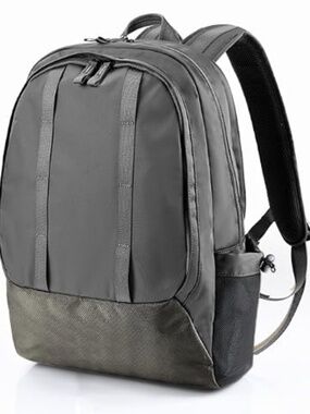 NWT UNISEX travel inspira USB Charging Backpack